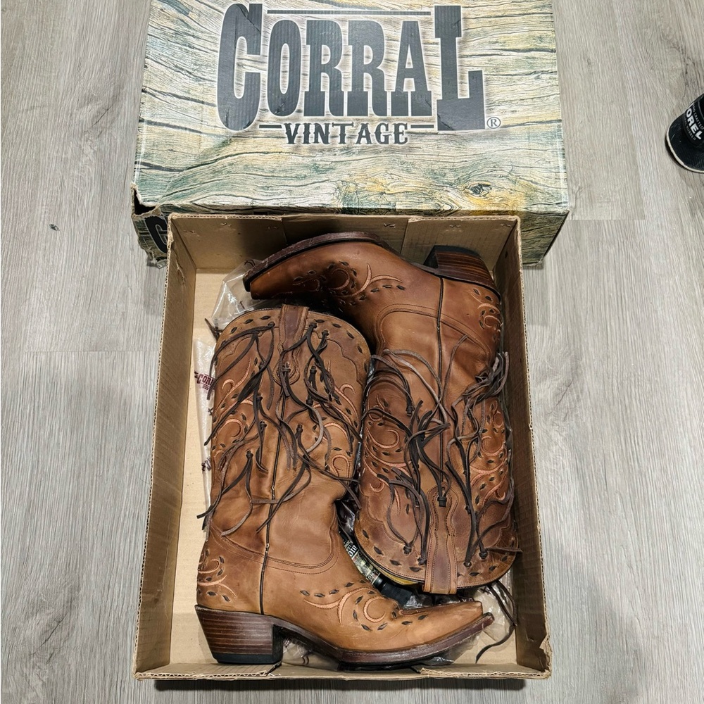 Corral fringed boots